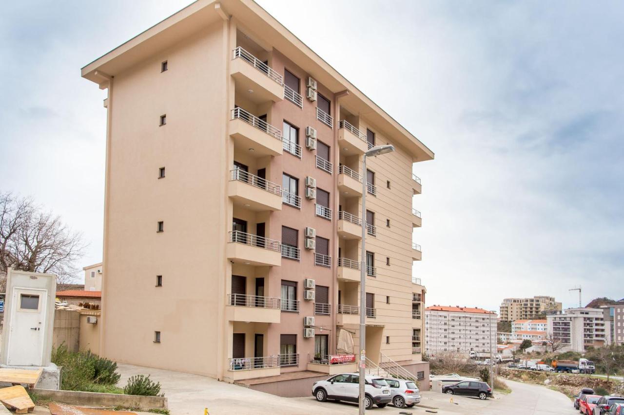 Becici - Andrea Apartman Экстерьер фото