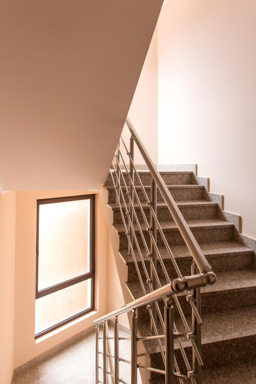 Becici - Andrea Apartman Экстерьер фото
